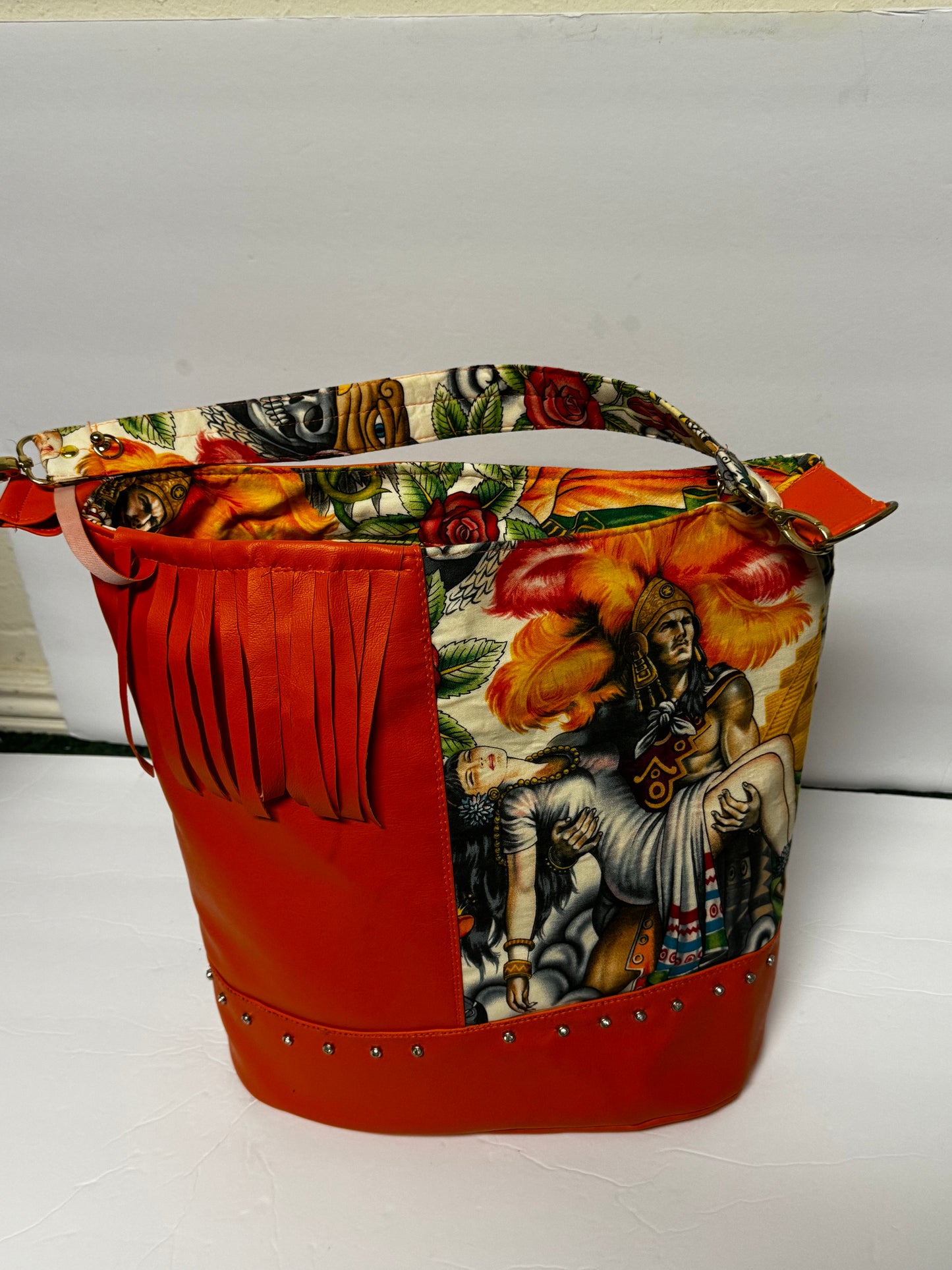 BONNIE BUCKET HANDBAG