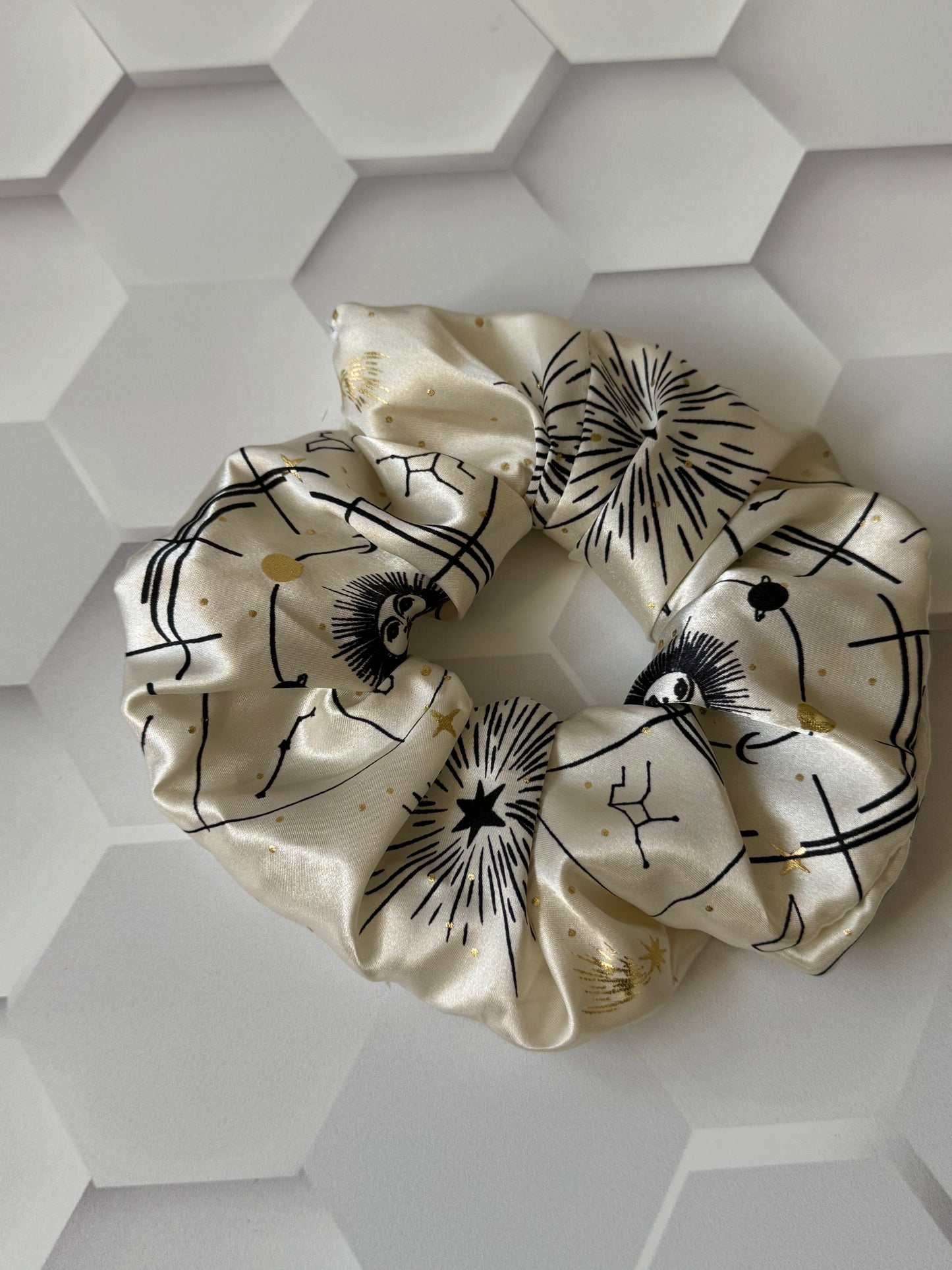 CREAM FOIL SCRUNCHIE
