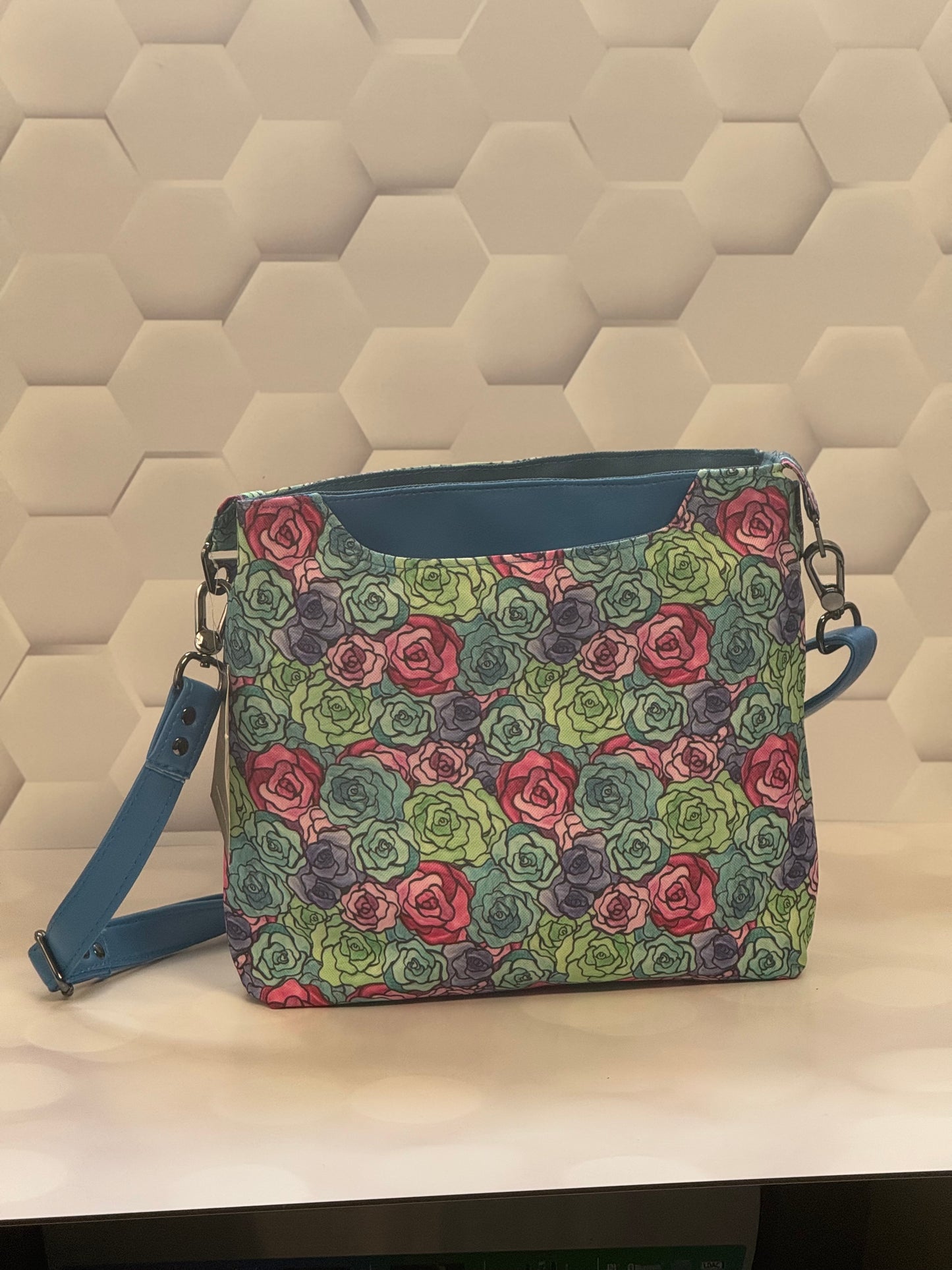 THE ONE WITH MOREMEKNOW CROSSBODYBAG