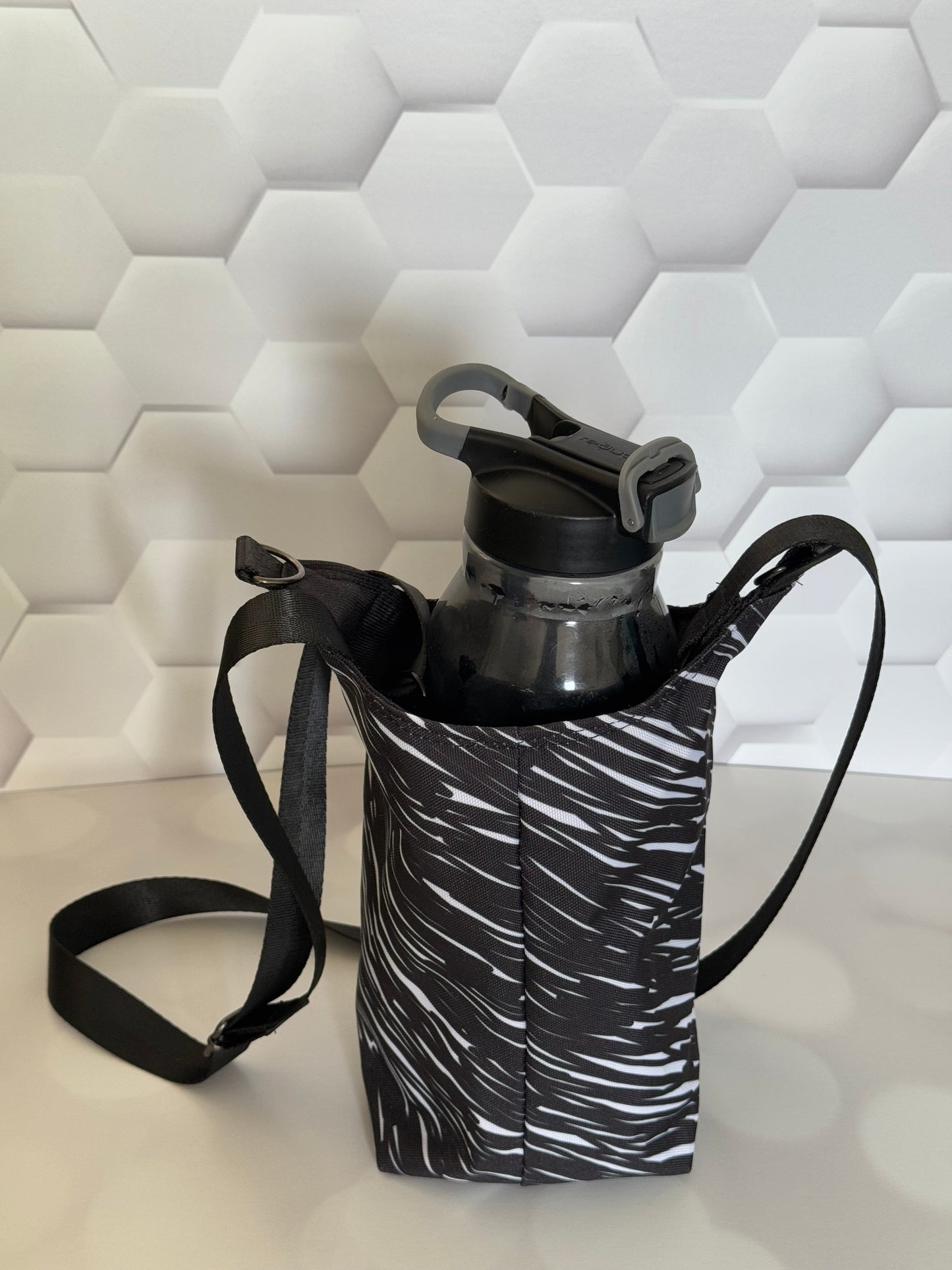 BLACK STRIP H20 2GO WATER BOTTLE HOLDER/ CROSSBODY BAG,SLING