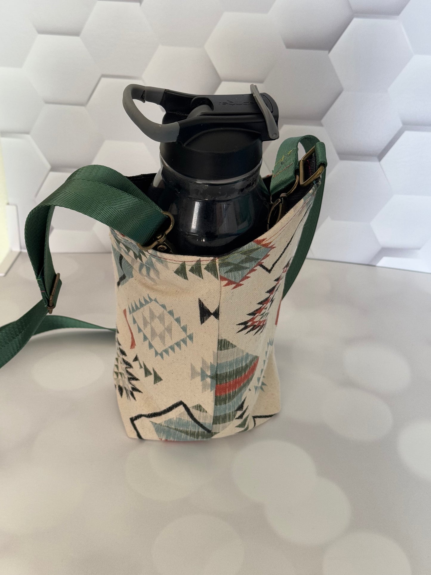 LIME GREEN H20 WATTER BOTTLE HOLDER/SLING BAG