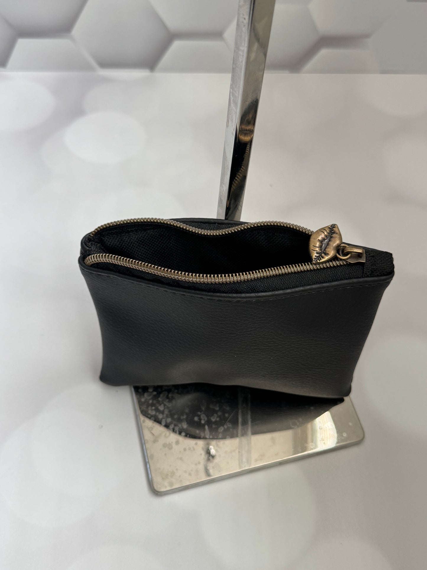 BLACK ZIPPER POUCH