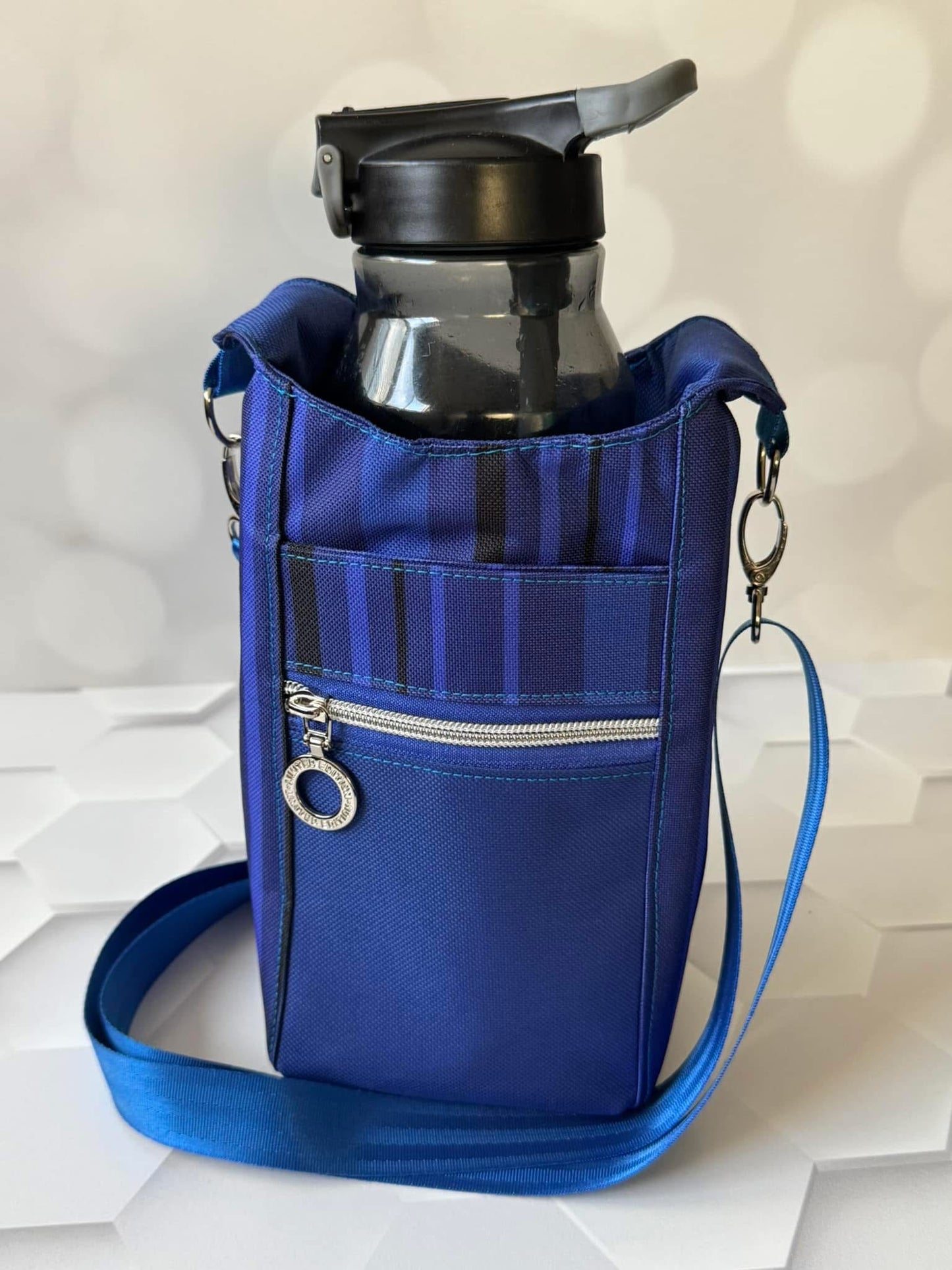 BLUE & BLACK STRIP H20 WA1ER BOTTLE HOLDER