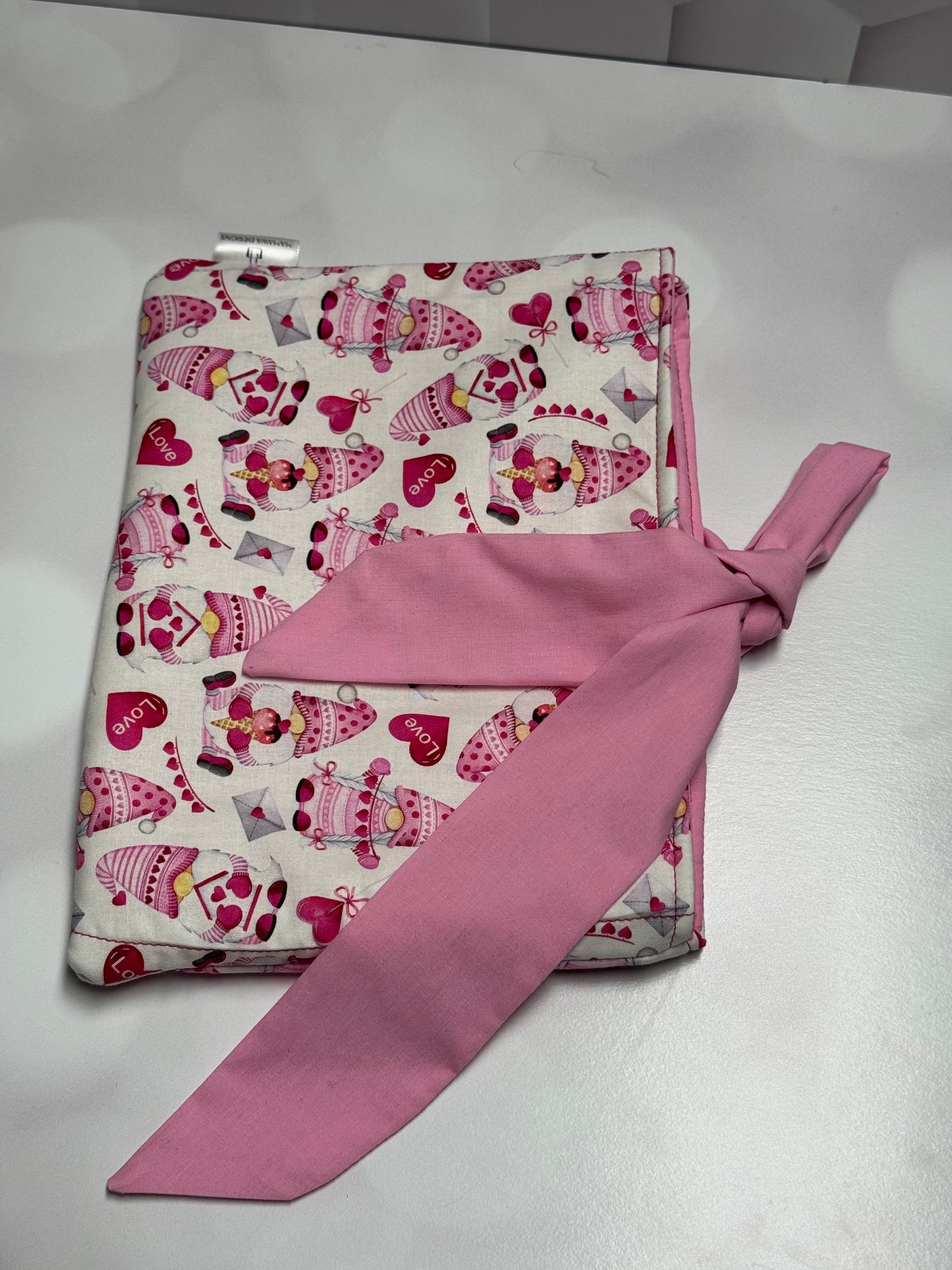 GONE LOVE BOW BOOKSLEEVE
