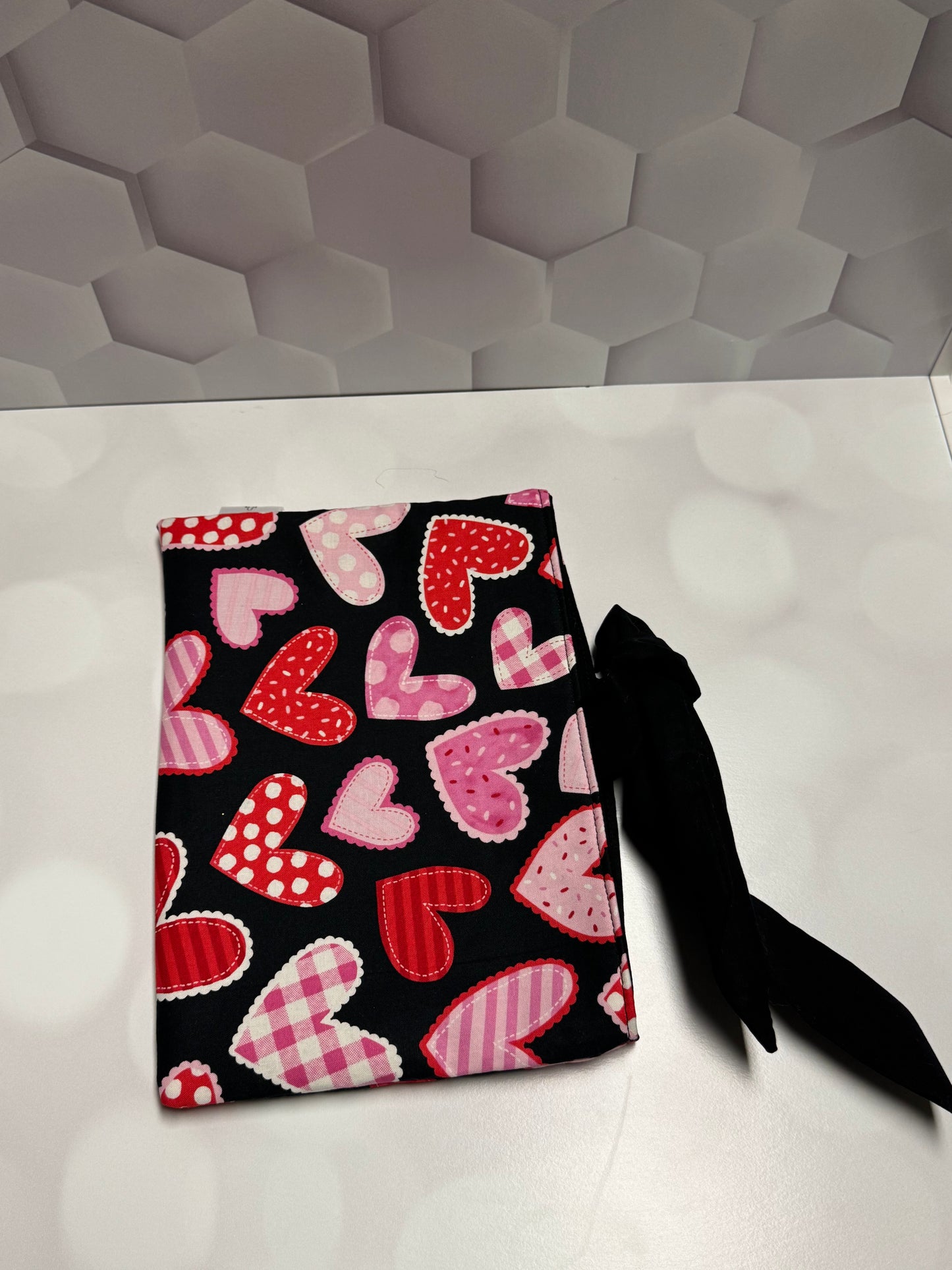 PINK HEART BOW BOOKSLEEVE