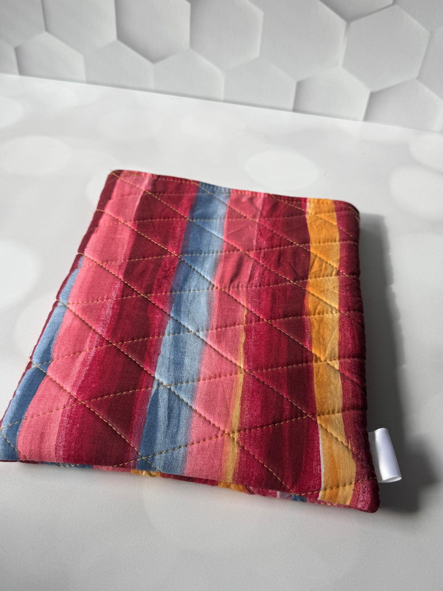 PAINTED STRIP LARGE PAPERBACK BOOKSLEEVEE