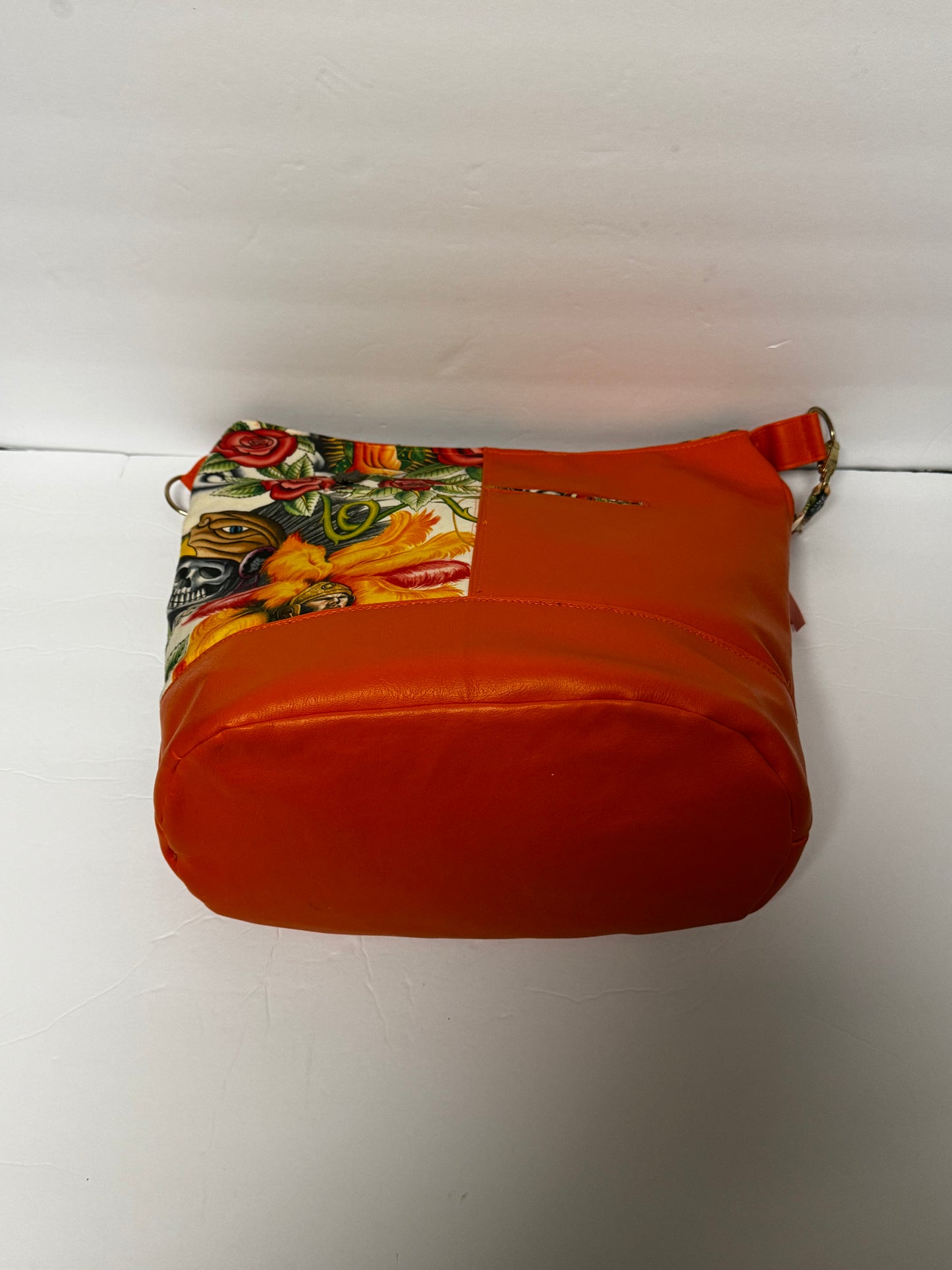 BONNIE BUCKET  HANDBAG