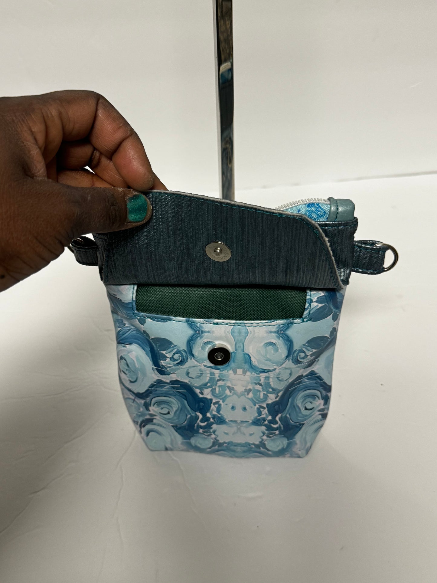 TEAL ROSE ELYSIAN PHONE SLING BAG