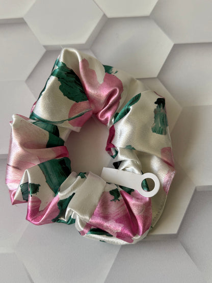 SILK PINK HAIR SCRUNCHIES