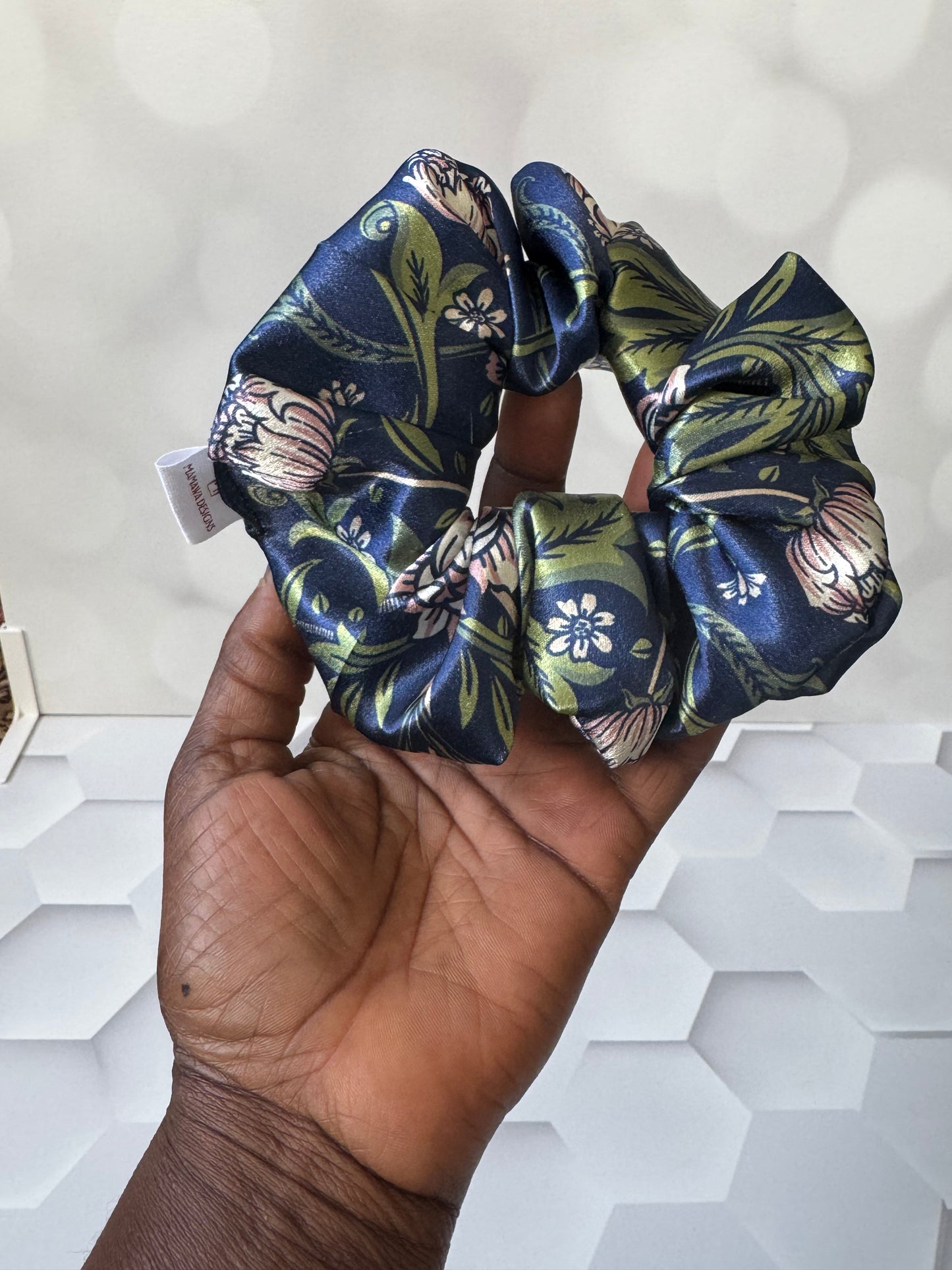 BLUE FLORAL SILkY SCRUNCHIE